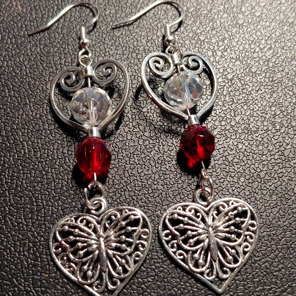 Don't Forget VALENTINES Day! Elegant 925 Silver and Red Heart Dangle Earrings - Picture 2 of 4